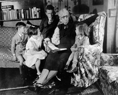 Della Thompson Lutes and children