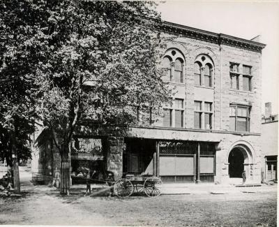 Bloomfield C.C. Michigan Heating & Plumbing Co.