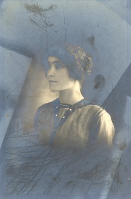 Portrait of a woman, unidentified